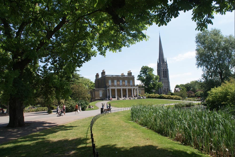 Clissold House dans le Clissold Park, quartier de Stoke Newington à Londres.