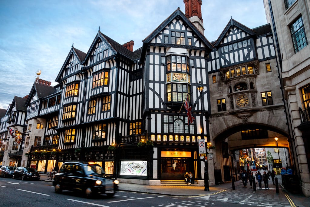 Boutique Liberty dans le quartier de Soho à Londres – Photo de Stig Nygaard