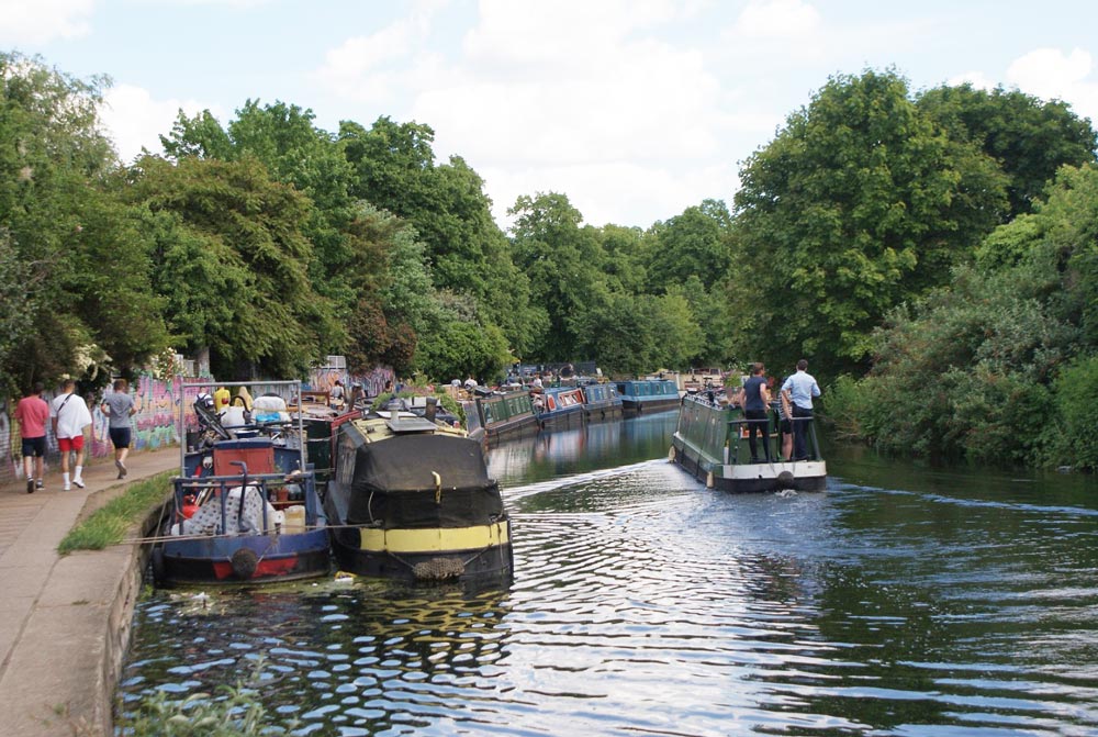 Canal à Londres avant d'arriver au Victoria Park.