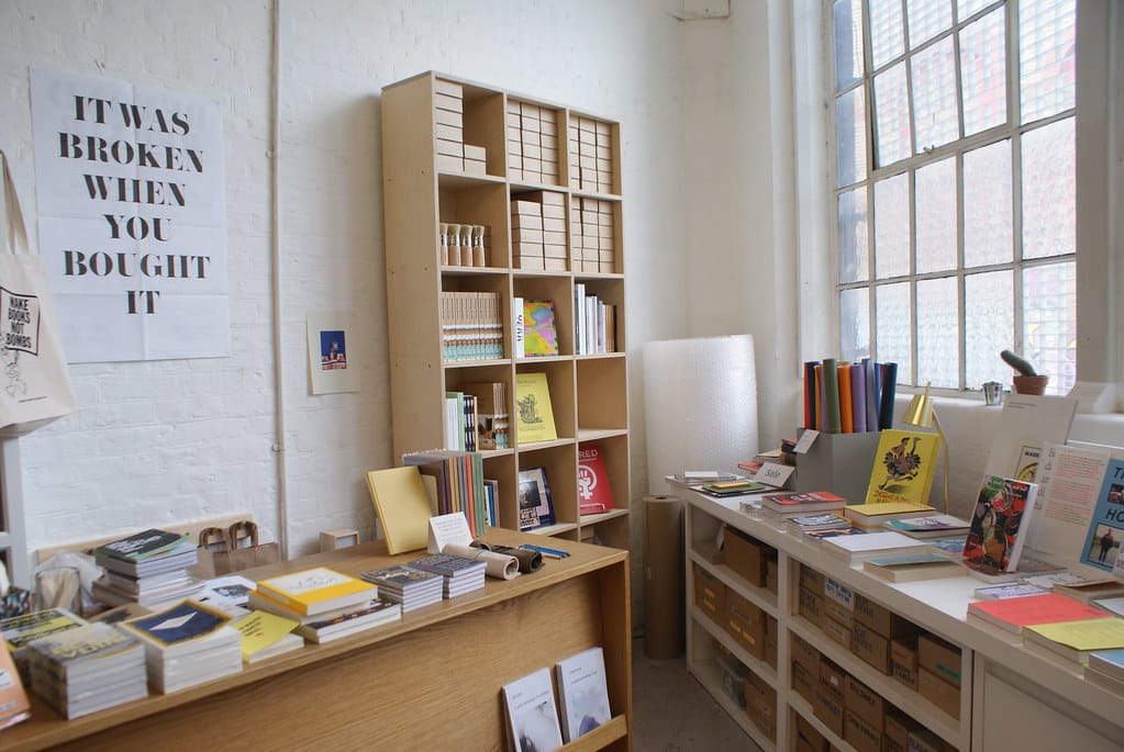 la partie boutique du London Centre for book arts.