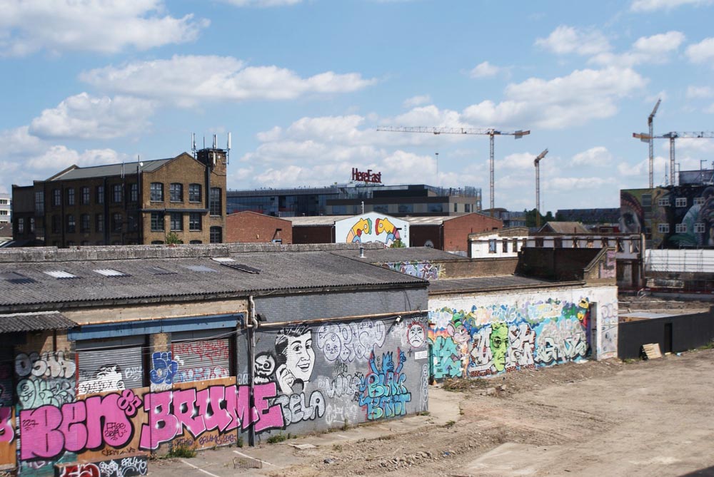 Quartier de Hackney Wick à l'est de Londres depuis la station d'Overground.