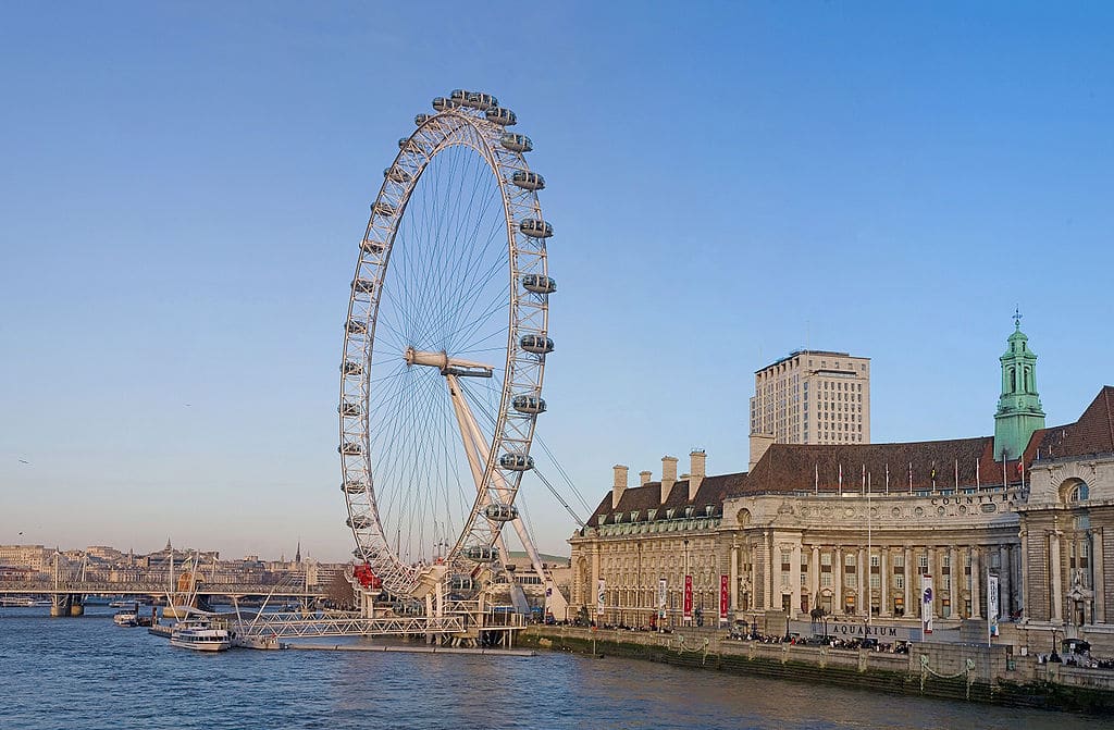 London Eye dans le quartier de South Bank à Londres - Photo de David Illiff