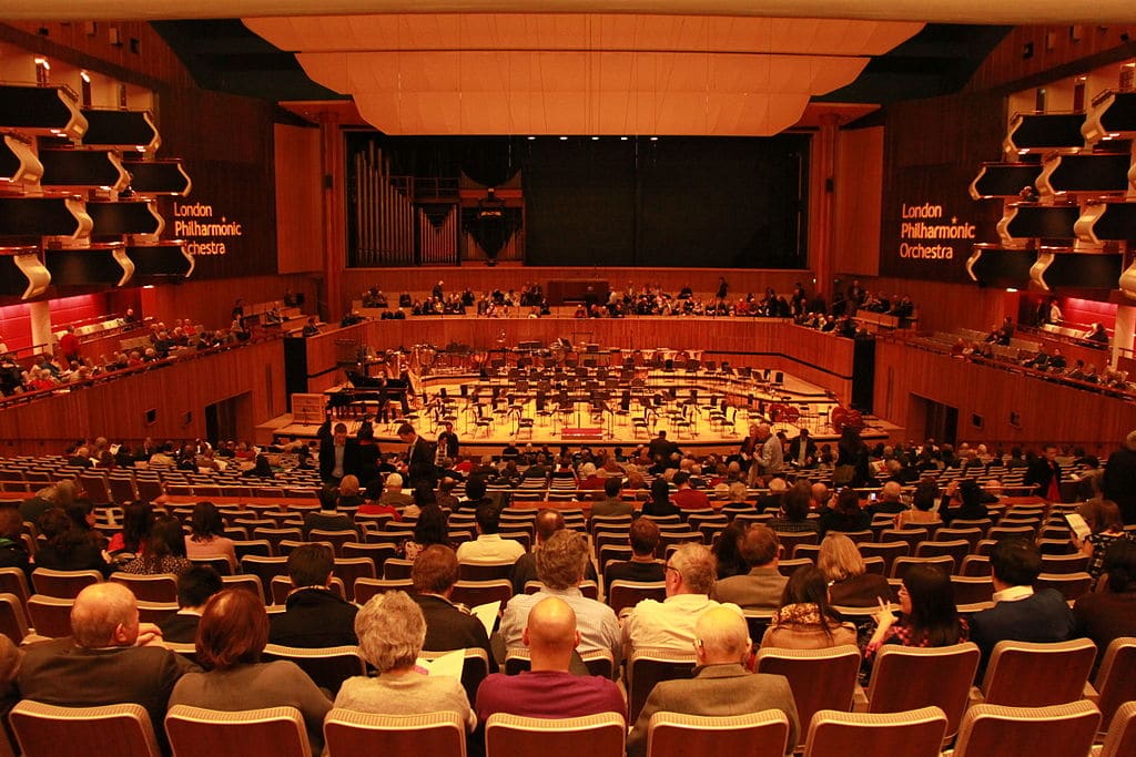 Royal Festival Hall dans le quartier de South Bank à Londres - Photo de Cristian Bortes