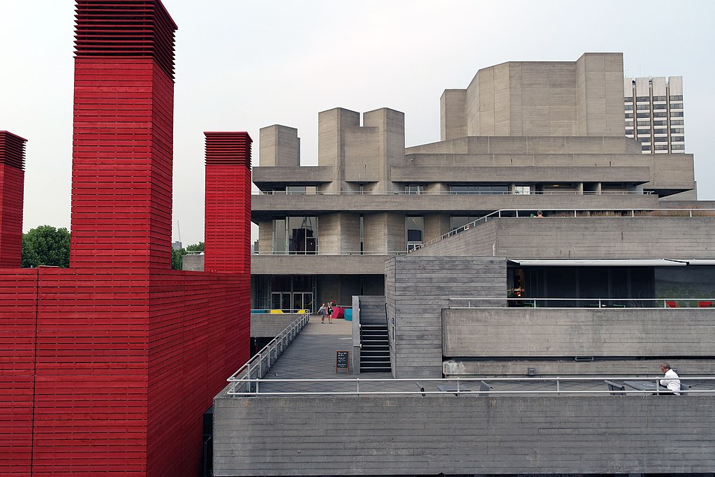 Architecture brutaliste du National Theatre sur la rive sud de Londres - Photo de Chuckchuckle