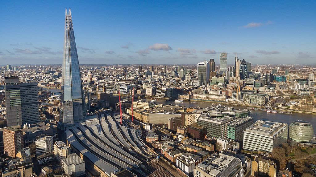 Gratte-ciel The Shard dans le quartier de Southwark à Londres - Photo de Dronepicr