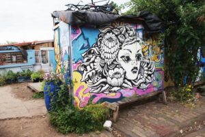 Fermé ! Jardin + Street Art = Nomadic community garden à Londres