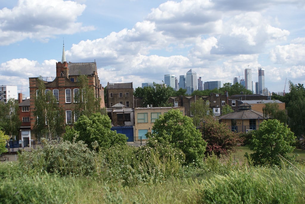 Paysage londonien avec  le quartier des affaires de 
Canary Wharf en arrière plan.