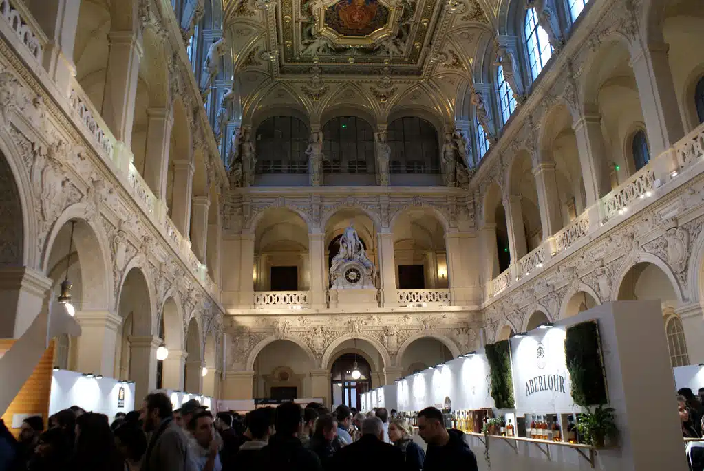 Lors d'un évènement à la Bourse de Lyon.
