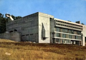 Couvent de la Tourette, oeuvre de Le Corbusier près de Lyon