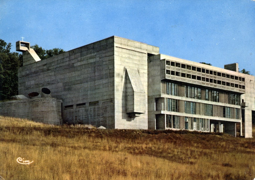 Couvent de la Tourette à Eveux près de Lyon par l'architecte suisse Le Corbusier.