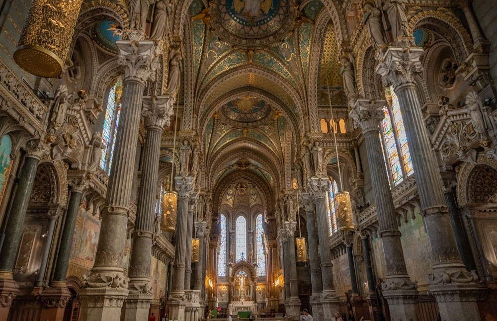 A l'intérieur de la plus somptueuse église de Lyon : La Basilique de Fourvière - Photo de Mike Benna