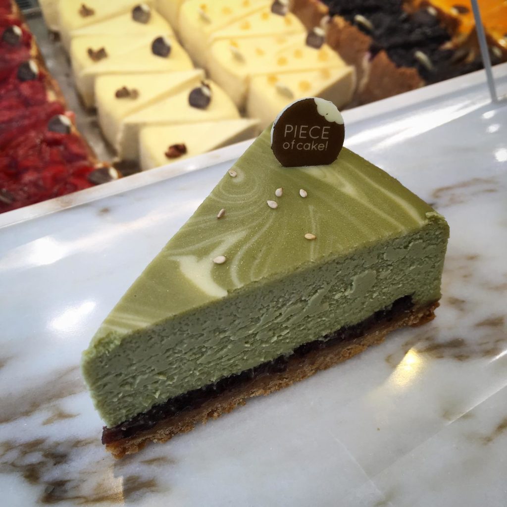 Cheesecake au matcha dans la patisserie Piece of cake dans le quartier de Guillotière à Lyon.