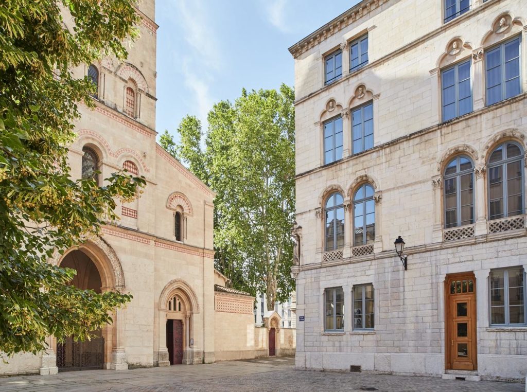 Superbe adresse : Hotel de l'Abbaye, élégance et luxe à Lyon.