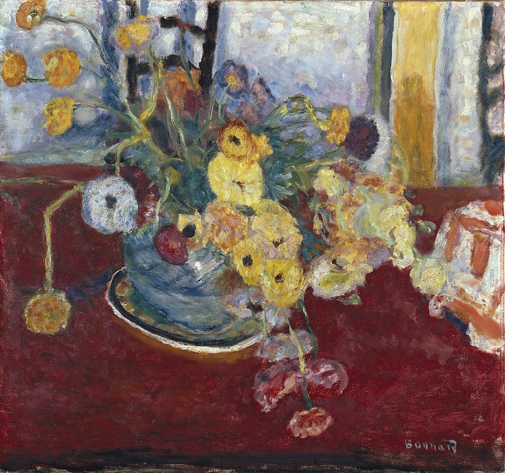 "Fleurs sur un tapis rouge" de Pierre Bonnard (1928) au Musée des Beaux Arts de Lyon.