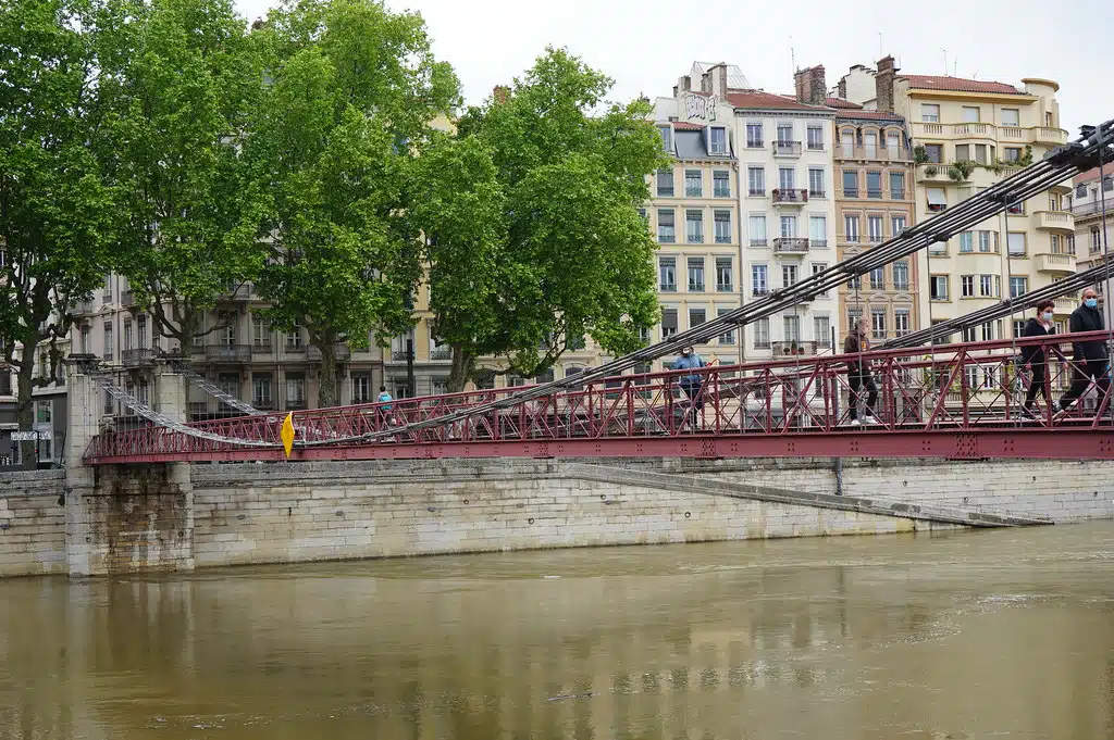Passerelle Saint Vincent au dessus de la Saône à Lyon.