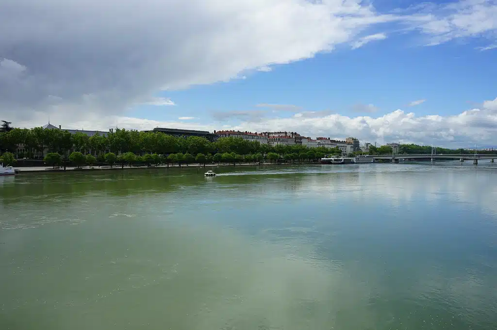 Vue sur le Rhône à Lyon.