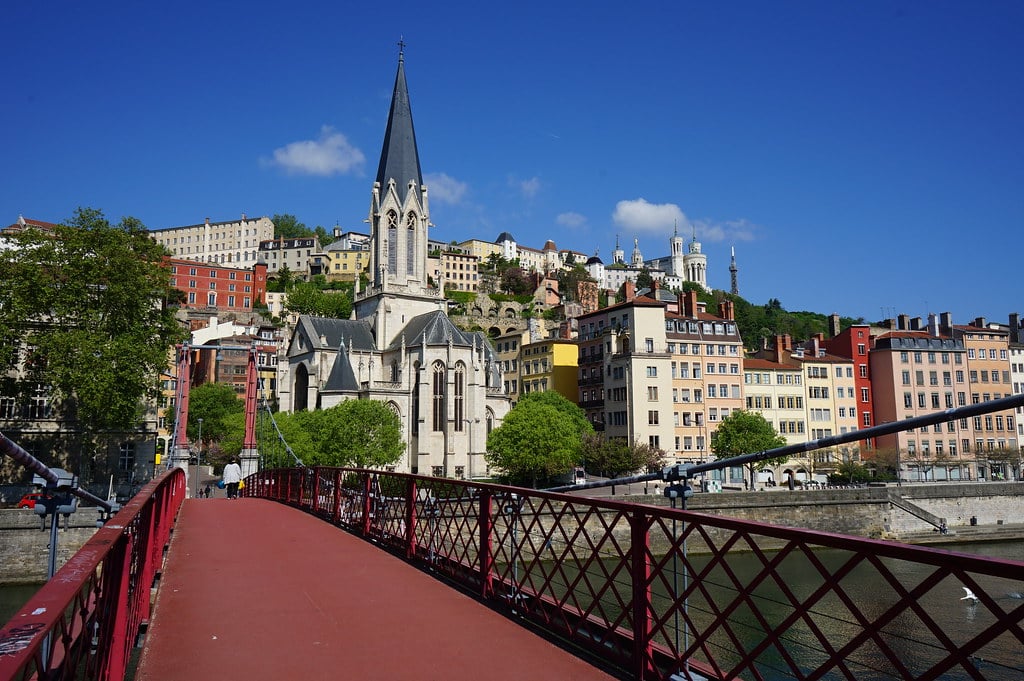 Passerelle de l'église Saint Georges à Lyon.
