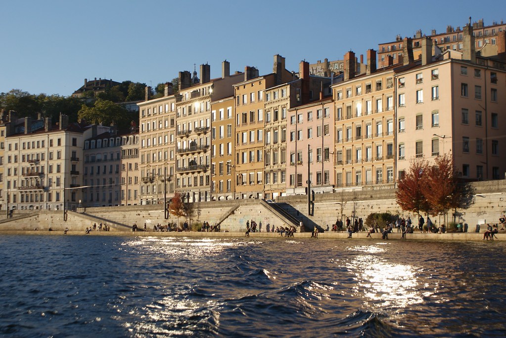 Façades sur les quais de Saône à Lyon.