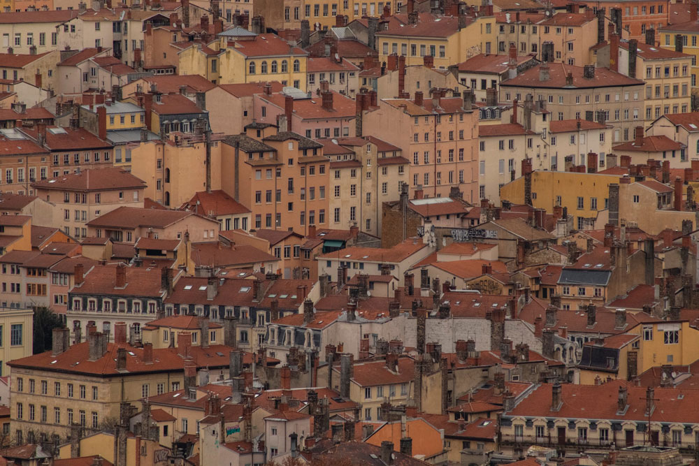 Vue sur le quartier des Terreaux et des pentes de la Croix Rousse à Lyon. Photo de Sebastian Brito