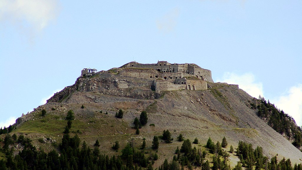 Fort de l'Infernet au dessus de Briançon - Photo de Les Bergers des Pierres Moselle Association