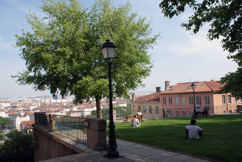 Esplanade de Bellevue sous le Gros Caillou à Lyon.
