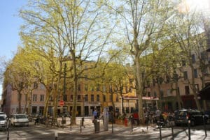 Quartier Croix Rousse à Lyon: Ambiance de village et terrasses