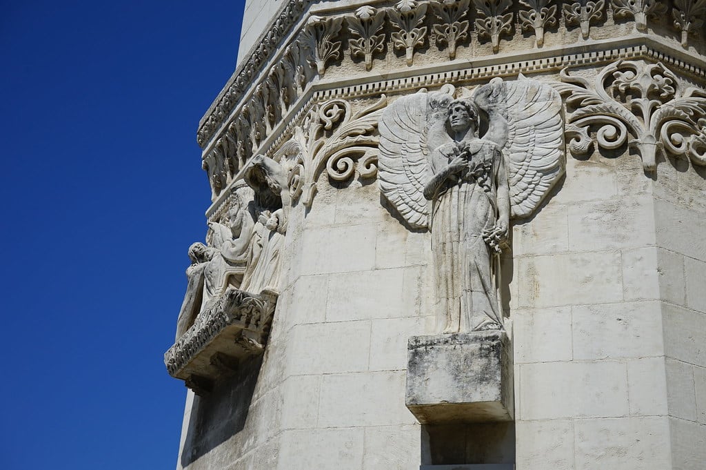 Ange sur la Basilique de Fourvière à Lyon.