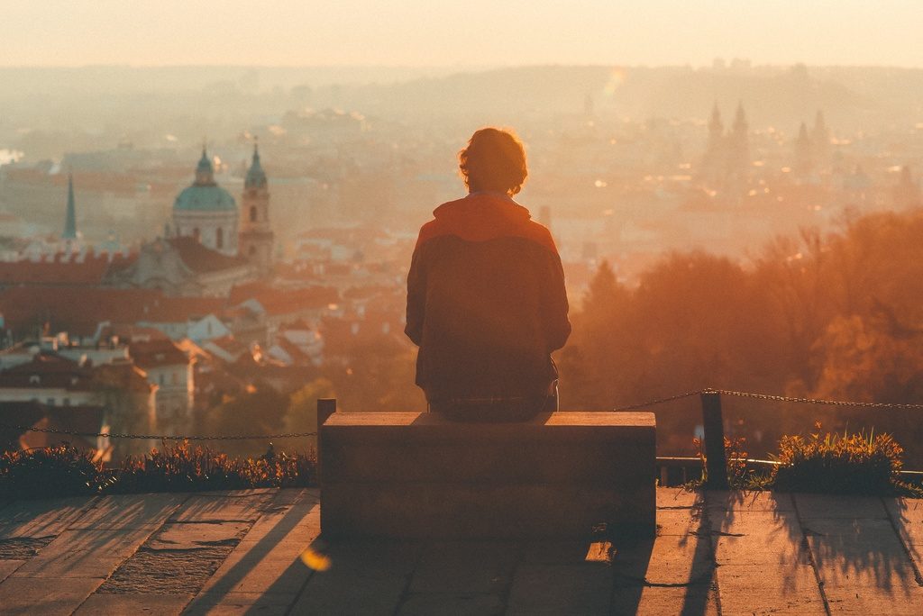 Point de vue sur Prague à l'aube.