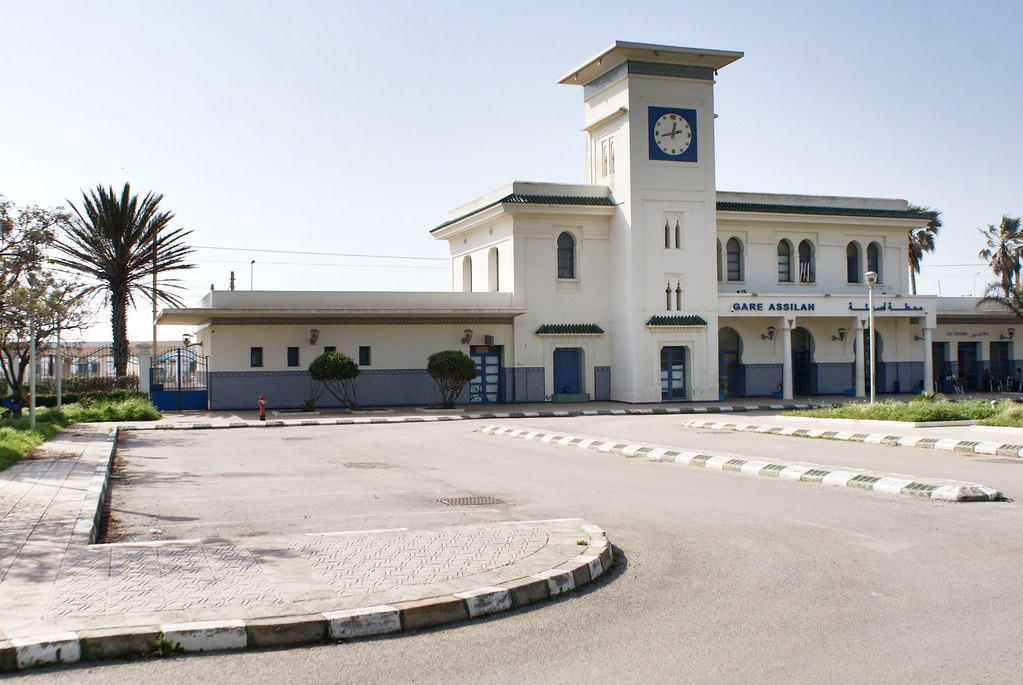 Belle gare d’Asilah avec son côté art deco.
