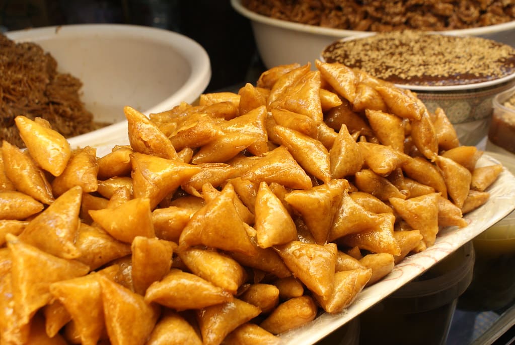 Patisserie dans le souk de Fès.