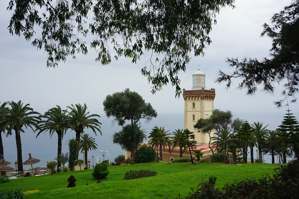 Le phare du Cap Spartel à Tanger sous la pluie.