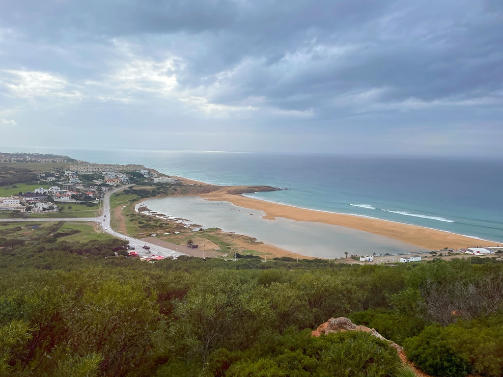 Plage Sol entre le Cap Spartel et la grotte d'Hercule à Tanger.