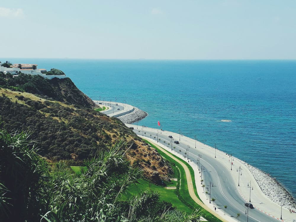Corniche Merkala dans la prolongation du Jardin Hafa à Tanger - Photo de Abdelhamid Azoui / Unsplash