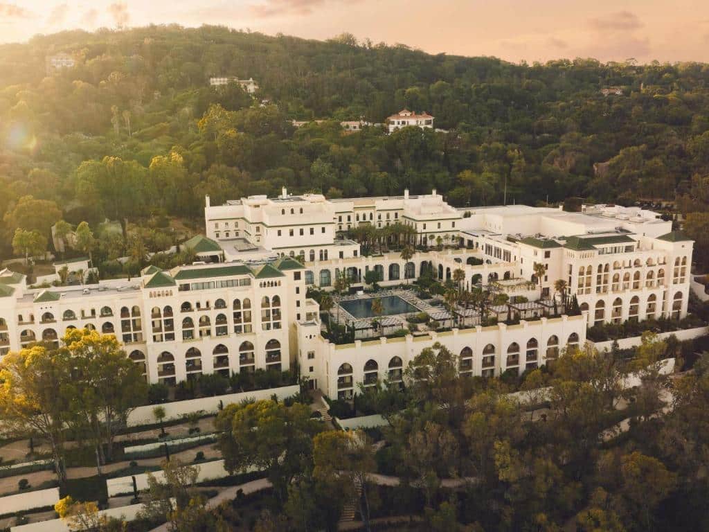 Vue sur le hotel de luxe Fairmont Tazi Palace Tangier dans le quartier de la Montagne à Tanger.