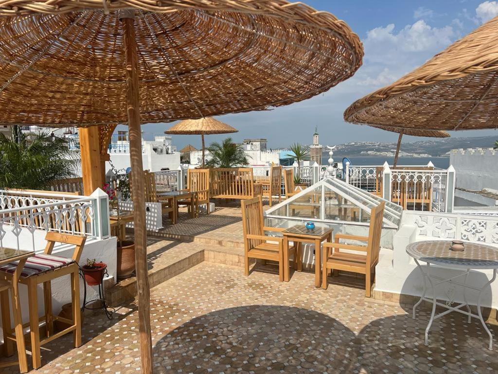 Terrasse de l'hotel Kasba blanca dans la Kasbah de Tanger.