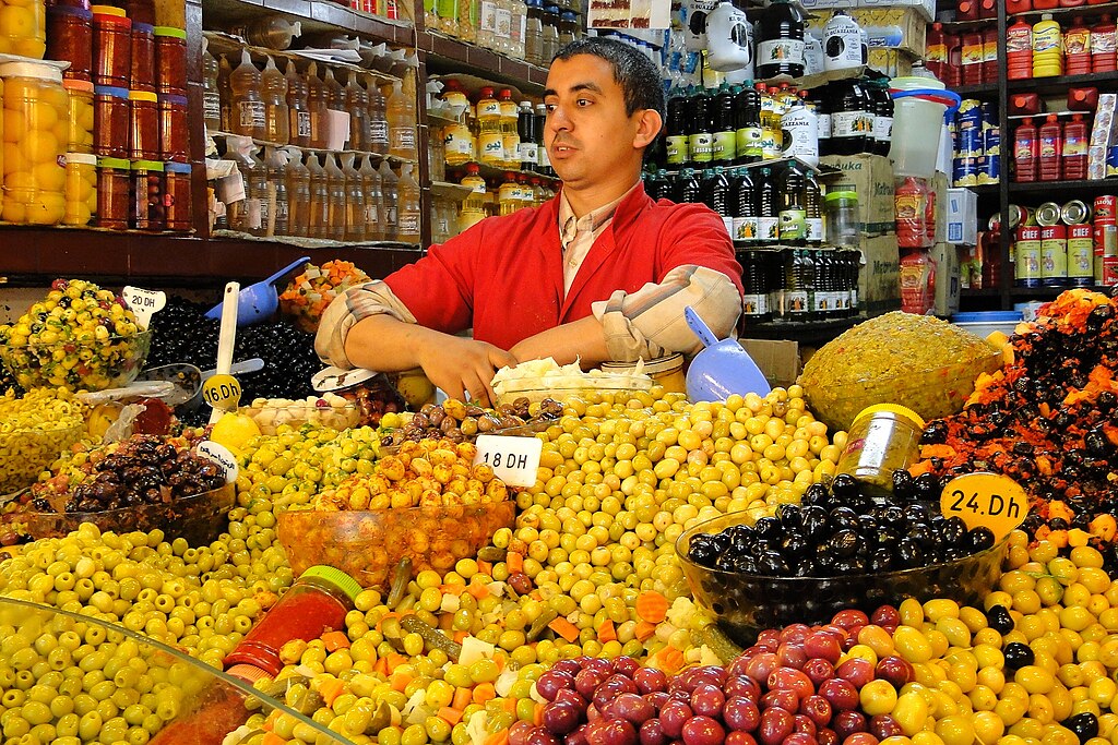 Marchands d'olives dans le marché central de Tanger - Photo d'Adam Jones Ph.D - Licence ccbysa 3.0