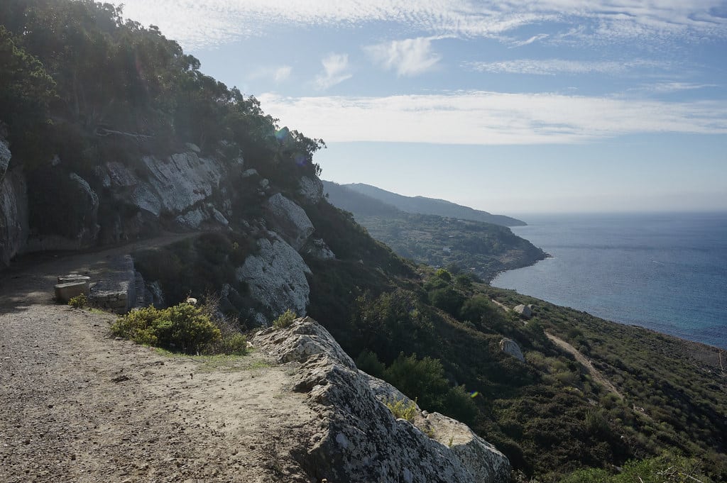 Côte sous le parc Perdicaris en direction du Cap Spartel à Tanger.