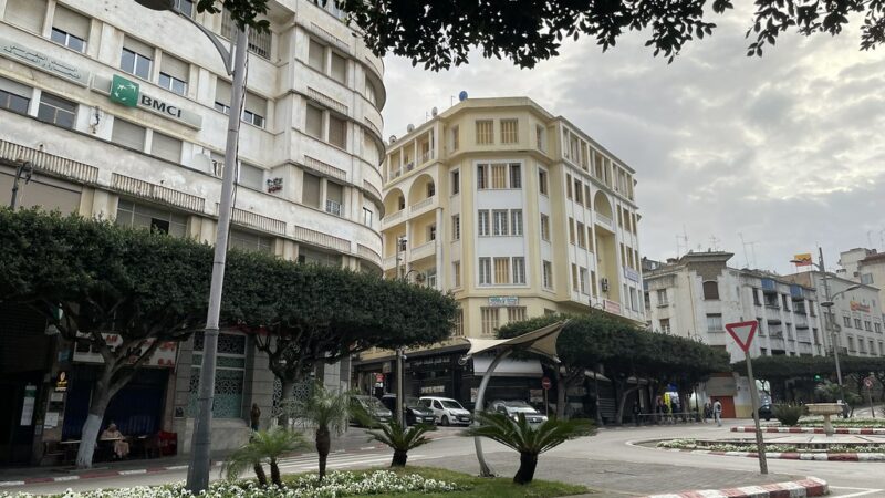 Place de Paris dans le centre ville de Tanger.