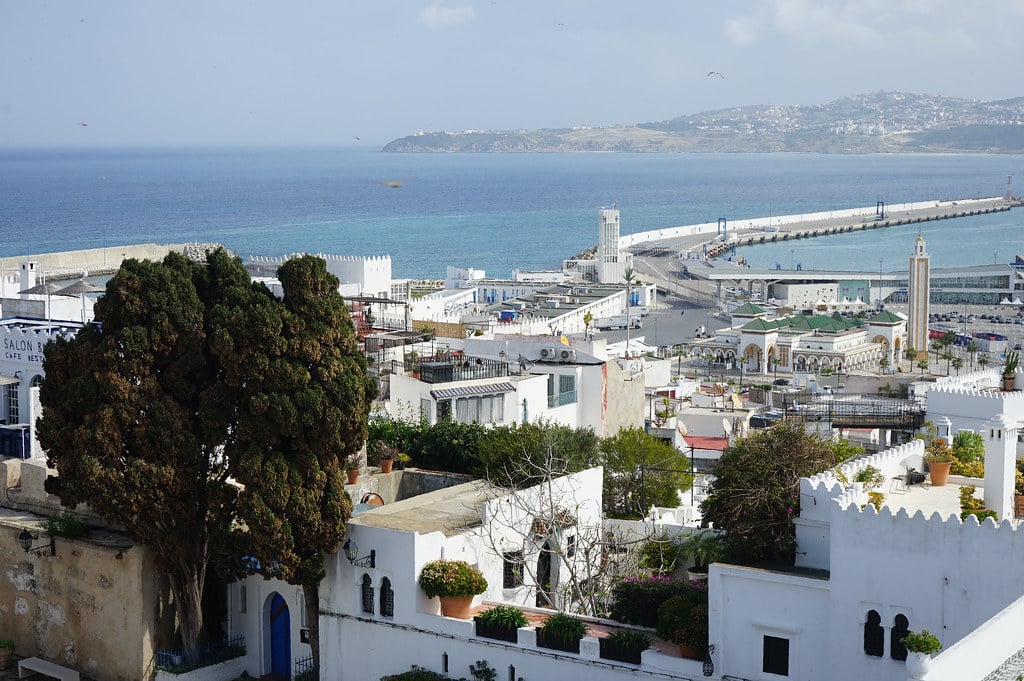 Vue sur le port Tanger Ville depuis la Casbah.