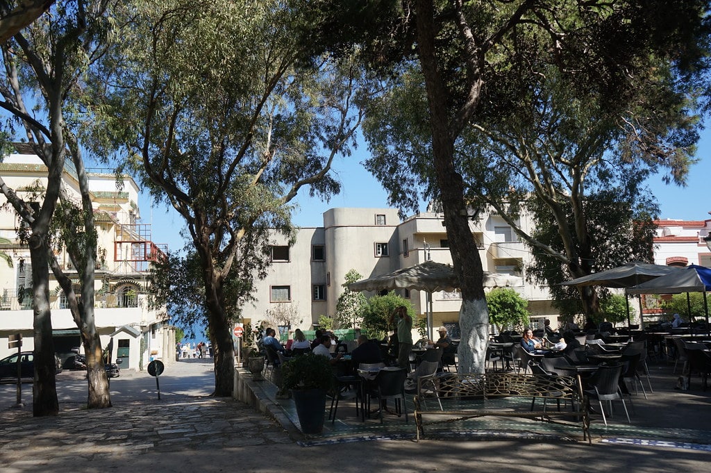 Café dans le parc de Marshan à Tanger.