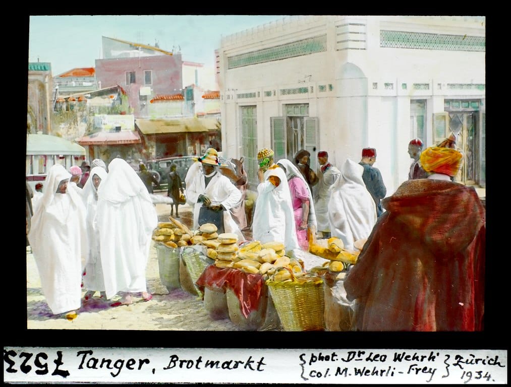Marché de pain sur le Grand Socco de Tanger - Photo de Leo Wehrli / ETH-Library / Licence ccbysa 4.0
