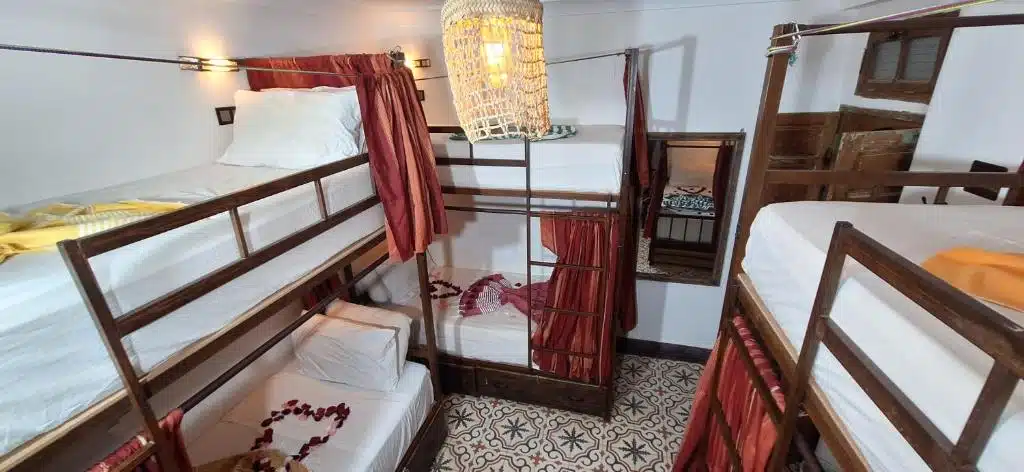 Dans l'auberge de jeunesse Hostel Dar Ben Youssef à Marrakech.