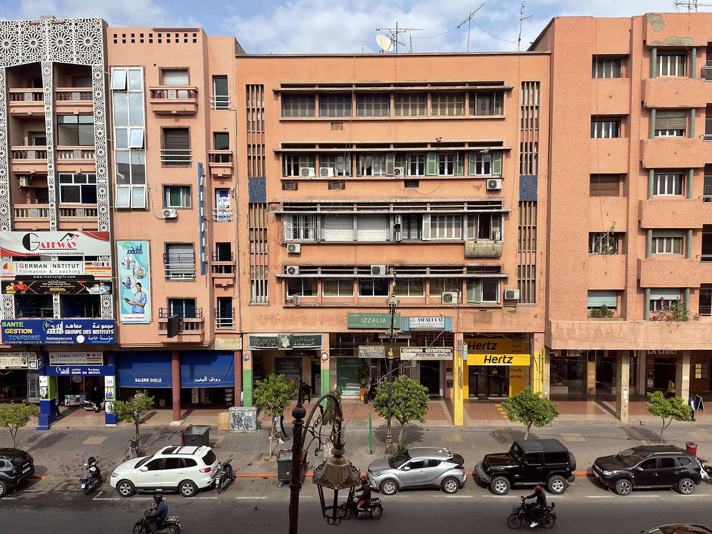 Façade Art deco sur l'Avenue Mohamed V dans le quartier du Guéliz à Marrakech.