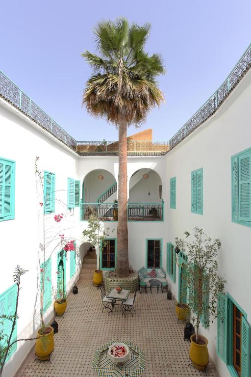 Cour du Riad Dar Aida à Marrakech de jour.