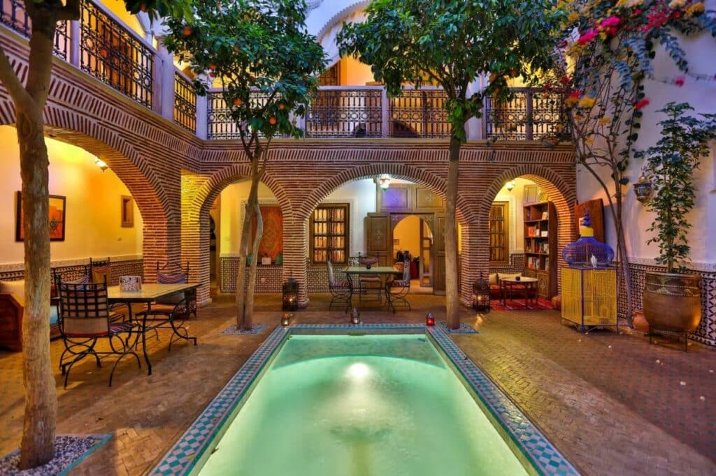 Patio du Riad Fleur d'orient à Marrakech.