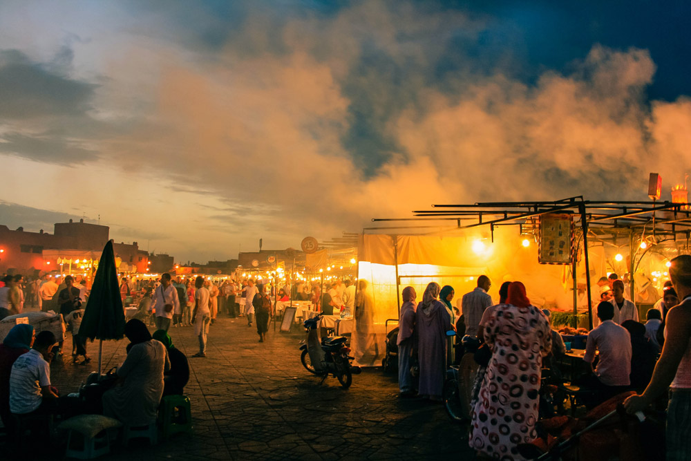 Place de Jemaa en Fna dans la Médina de Marrakech - Photo de Juan Ignacio Tapia