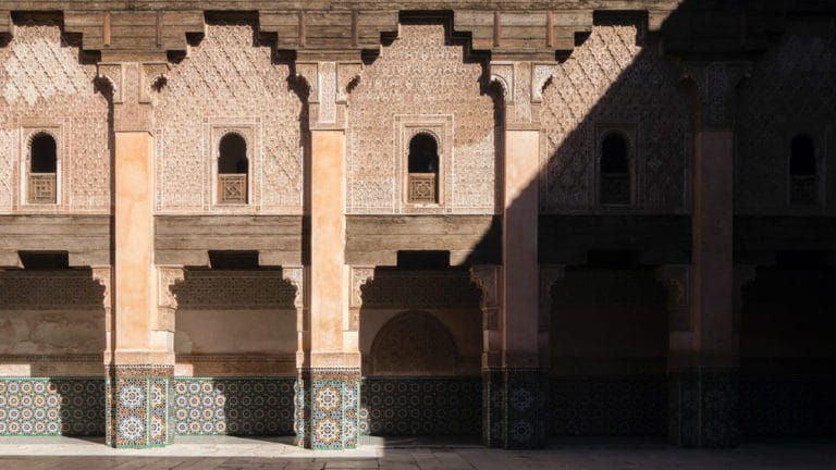 Cour de la Medersa Ben Youssef dans la Médina de Marrakech -Photo de Adri Ramdeane