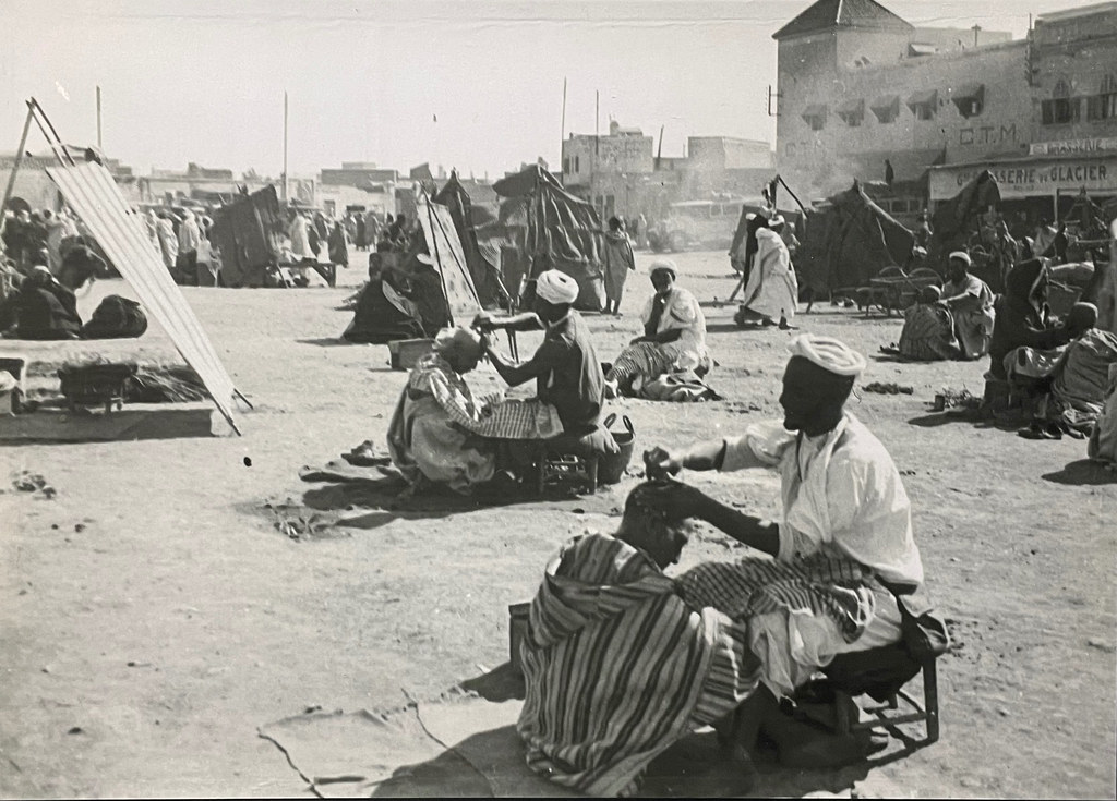 Coiffeur de la place vers 1920/30 (?)