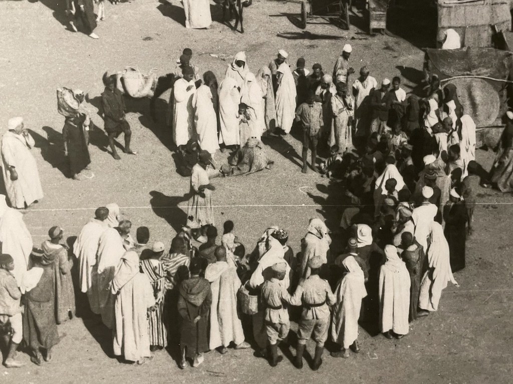 Photo d'une halqa (ou cercle) au début du 20e siècle.