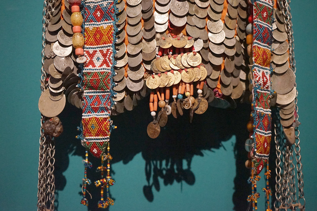 Coiffe amazighe (?) dans le Musée des parures à Marrakech.